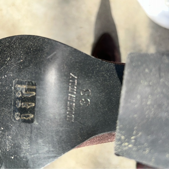 Charles David Brown Ankle Boots with Sleek Design - Picture 4 of 5